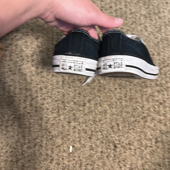 Converse low tops. Women’s or Men’s. - Picture 4 of 5